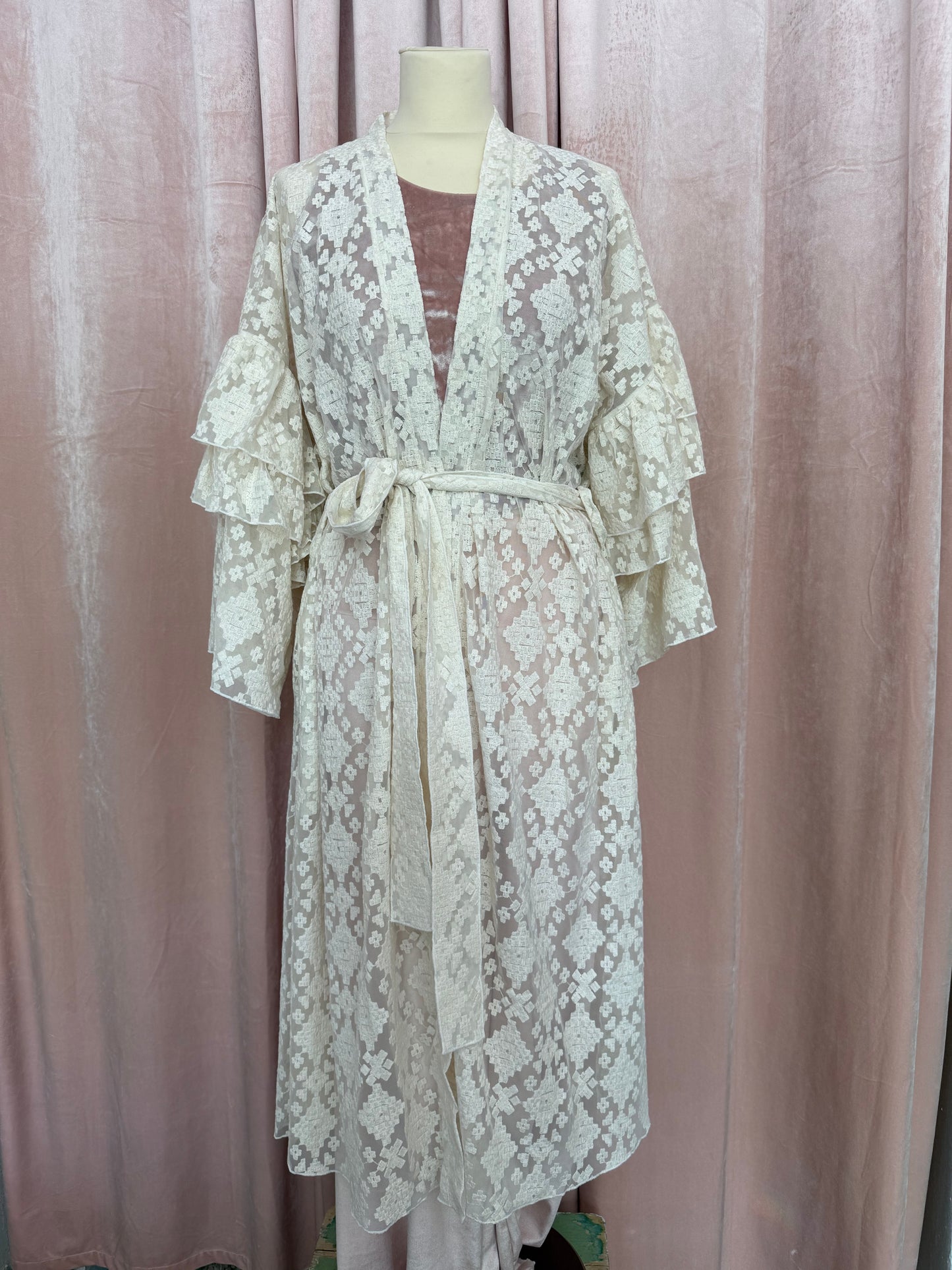Ruffle/ Natural White/ Boho Chic