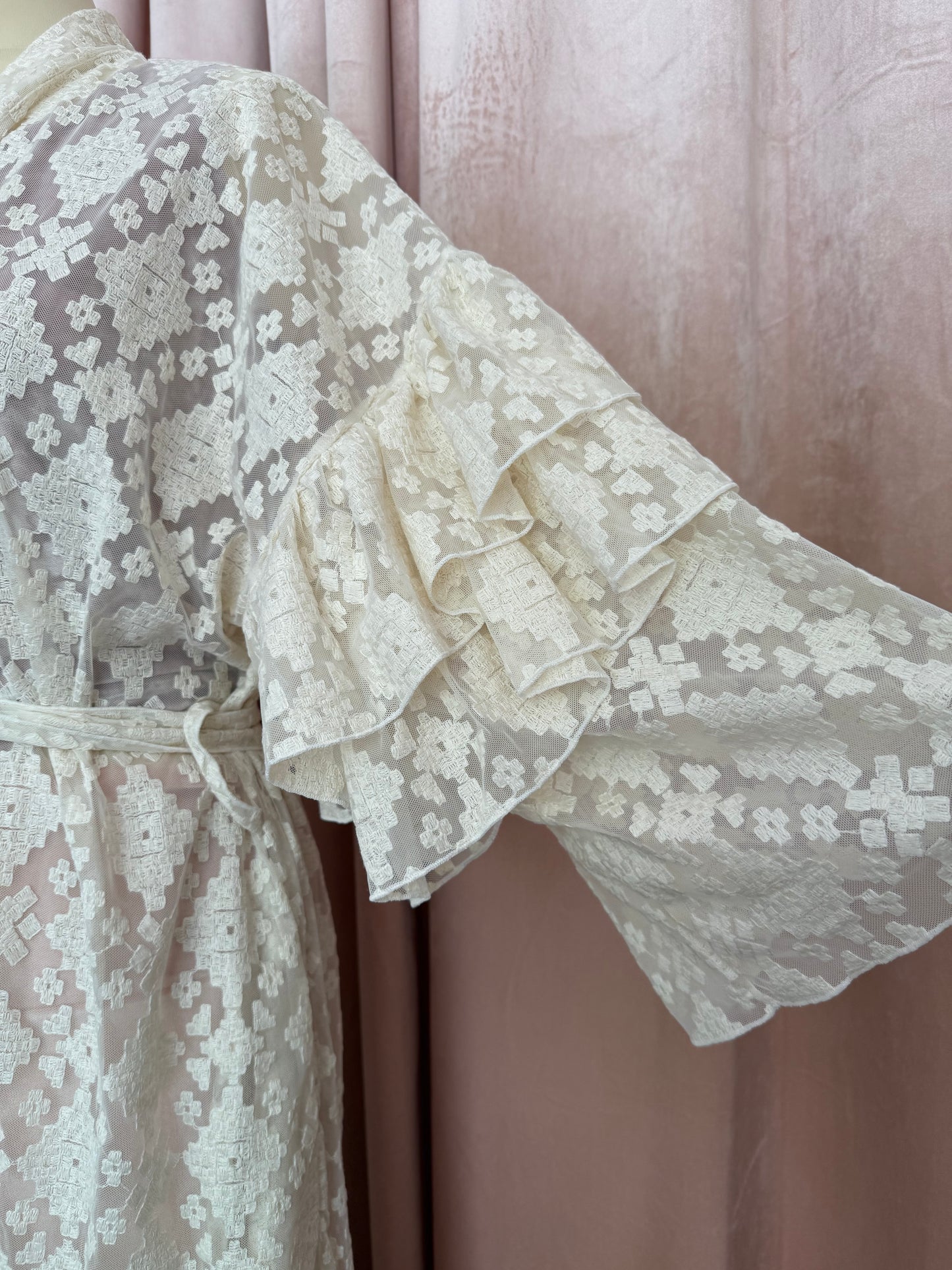 Ruffle/ Natural White/ Boho Chic