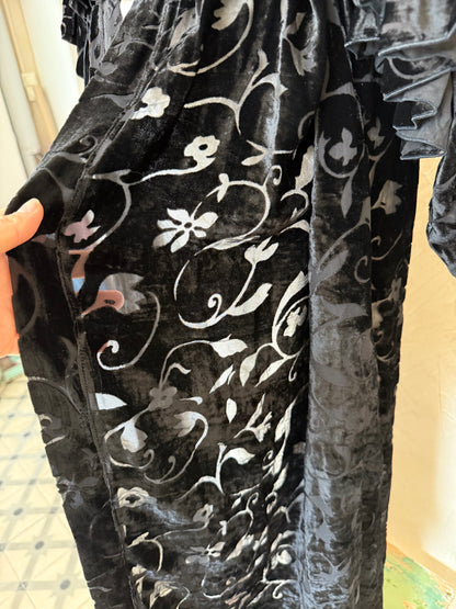 RUFFLE Black silk velvet