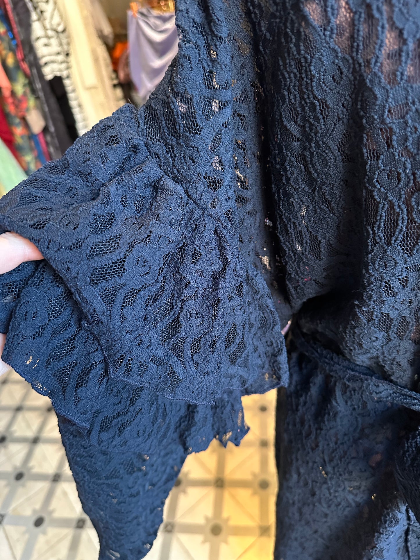 Order: Black lace ruffle / Sanna