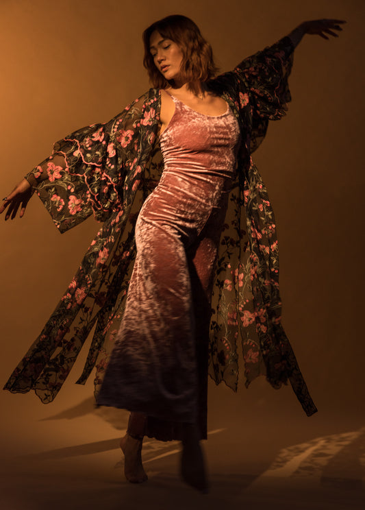 Ruffle/ Andalusian Flowers