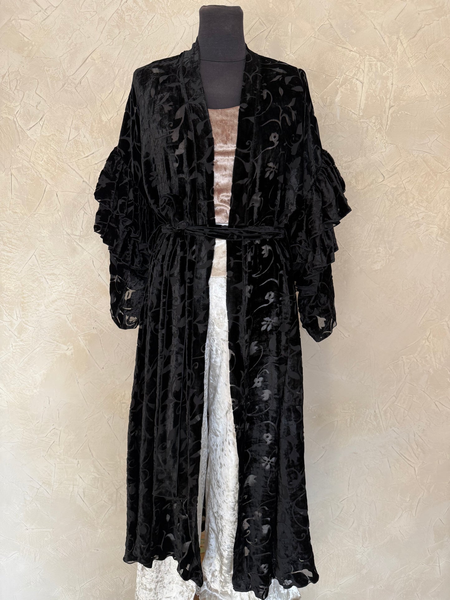 RUFFLE Black silk velvet